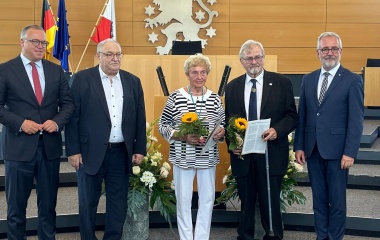 Ministerpräsident Prof. Dr. Mario Voigt MdL, Egon Primas, Erika Hesse, Horst Jüngling und BdV-Präsident Prof. Dr. Bernd Fabritius