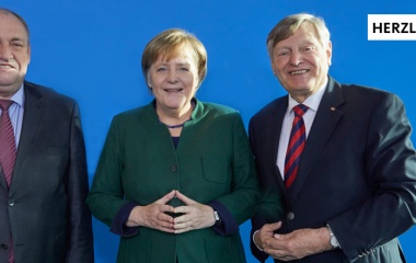 Egon Primas mit Helmut Sauer und Bundeskanzlerin Dr. Angela Merkel
