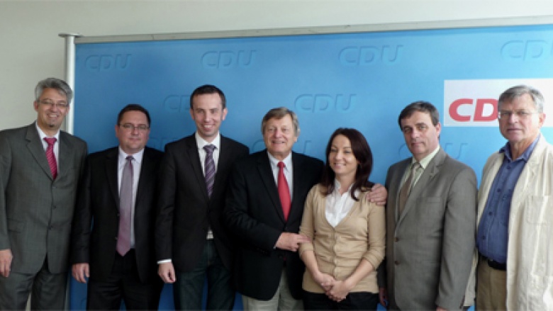 Treffen im Konrad-Adenauer-Haus (v.l.n.r.) Stephan Raabe, Marcin Lippa, Rafal Bartek, Helmut Sauer, Joanna Mróz, Bernard Gaida und Michael Majerski