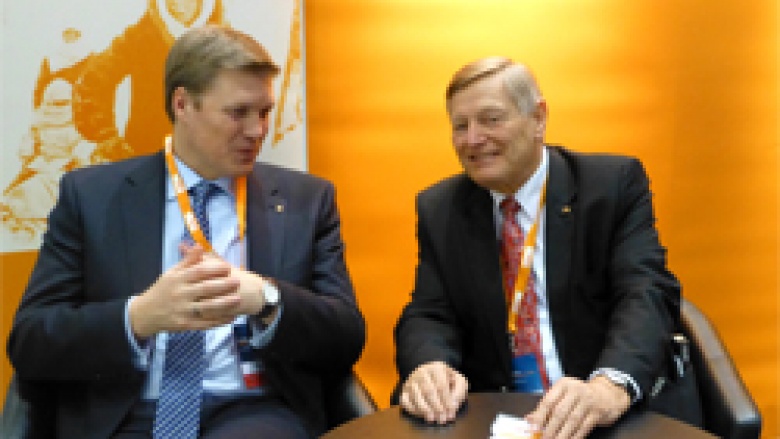 Helmut Sauer im Gespräch mit dem niedersächsischen CDU-Generalsekrtär  Ulf Thiele MdL