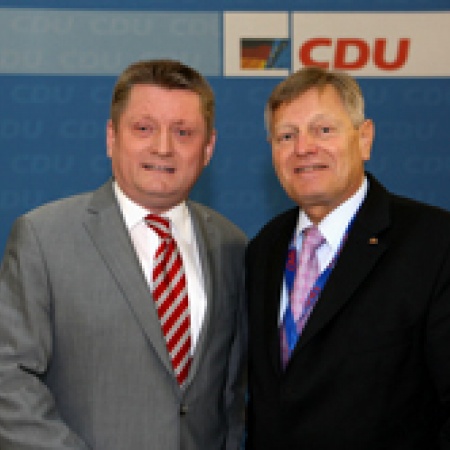Hermann Gröhe MdB mit Helmut Sauer (Salzgitter) Hermann Gröhe MdB mit Helmut Sauer (Salzgitter)