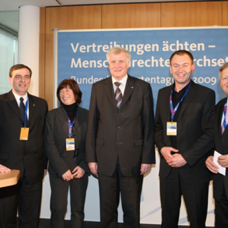Vertreter der deutschen Minderheit mit Ministerpräsident Seehofer Vertreter der deutschen Minderheit mit Ministerpräsident Seehofer