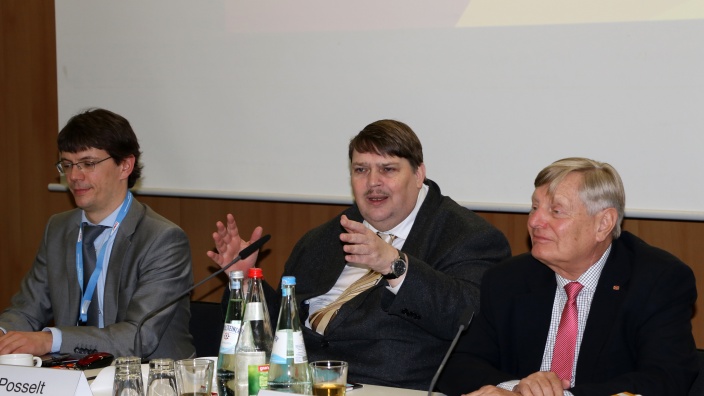 Podium mit Bernd Posselt 
